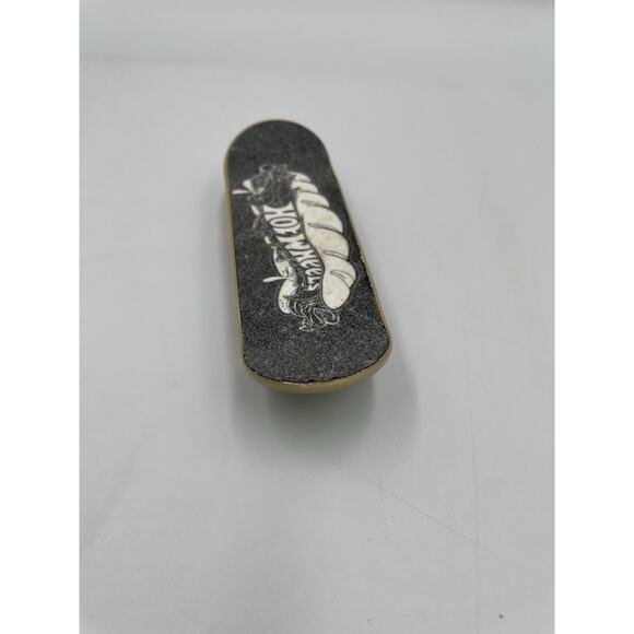 Hot Wheels Tony Hawk Finger Skateboard with Red Wheels, Taco, & Lime Belly - Picture 5 of 7